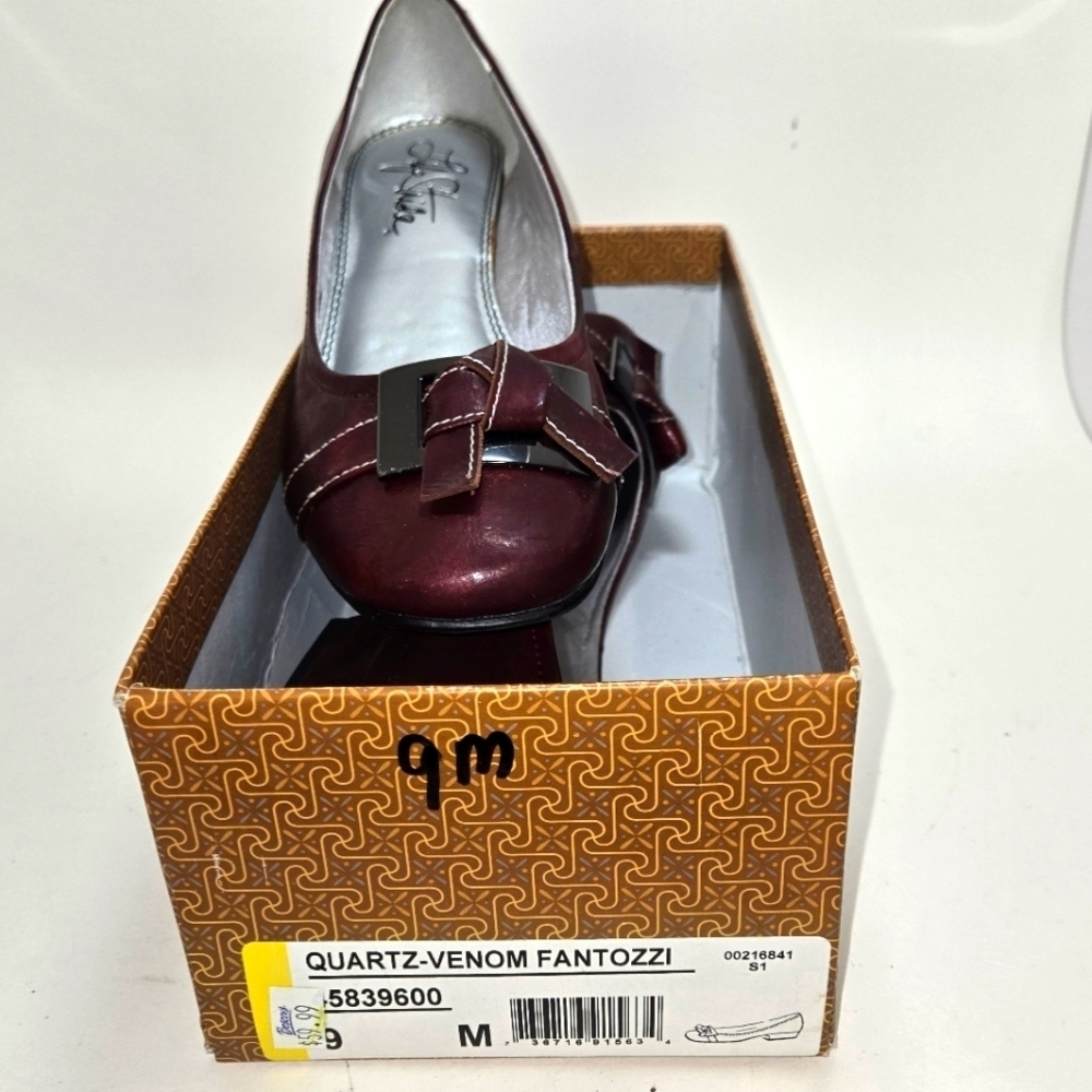Life Stride Women's Leather Loafer Slip On Shoe Size 9 Burgundy Buckle Bow EUC - Picture 10 of 10